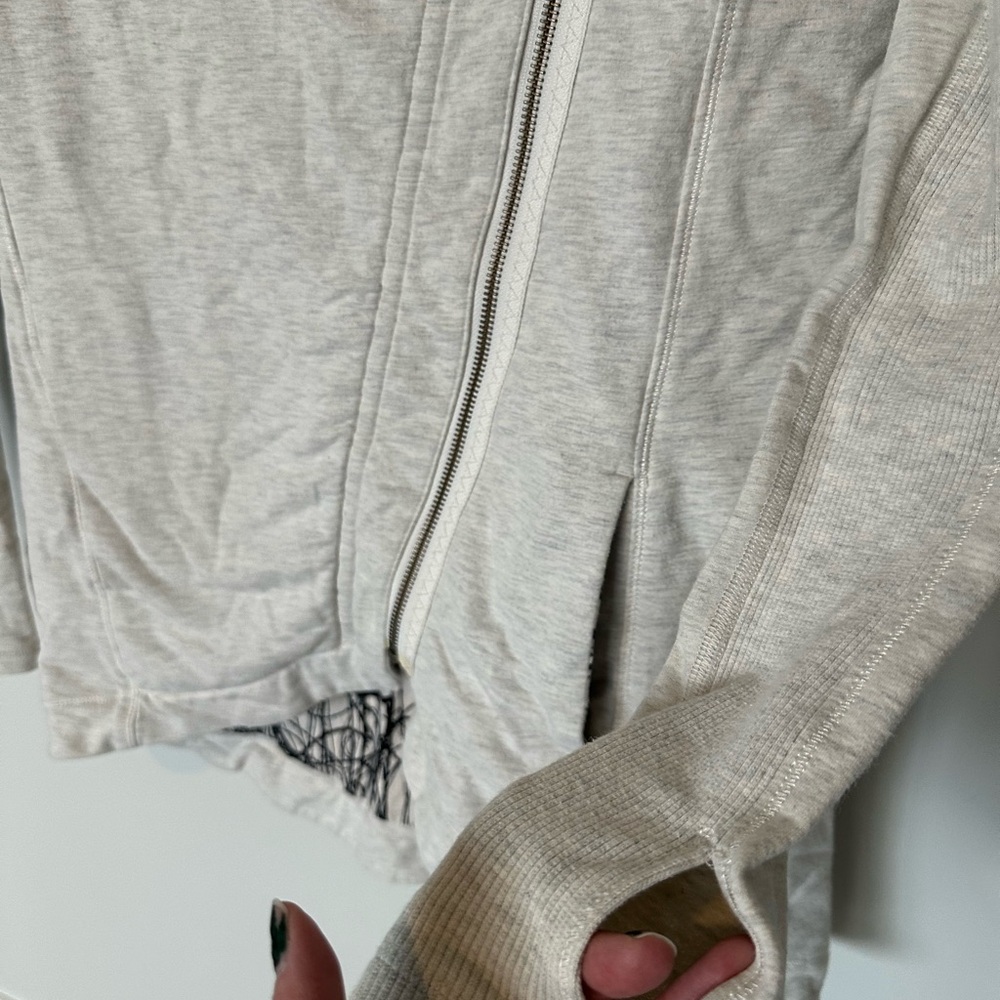 Cozy, Patterned, 2000’s Lululemon Method Wrap - image 3